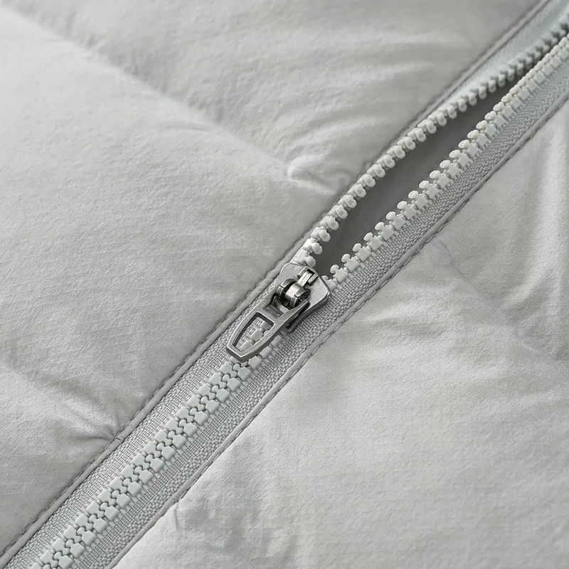 Men's Lightweight Hooded Down Jacket — 1 Colourway — Light Grey, zipper detail