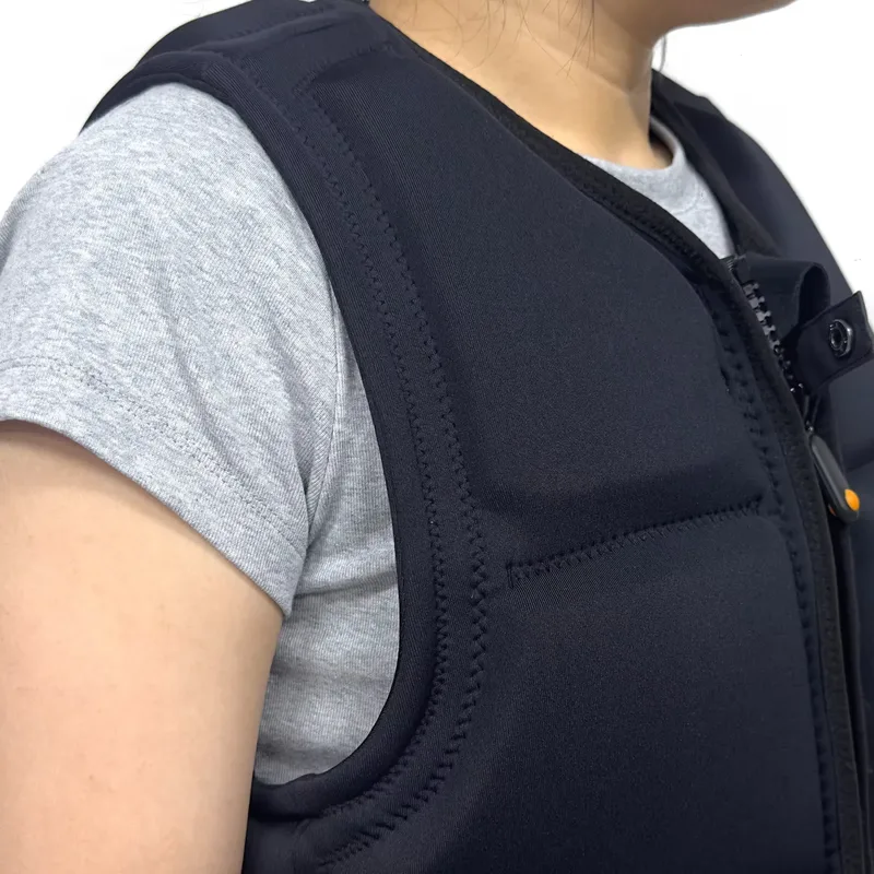 Men's Padded Puffer Vest — 1 Colourway — Navy, shoulder close-up