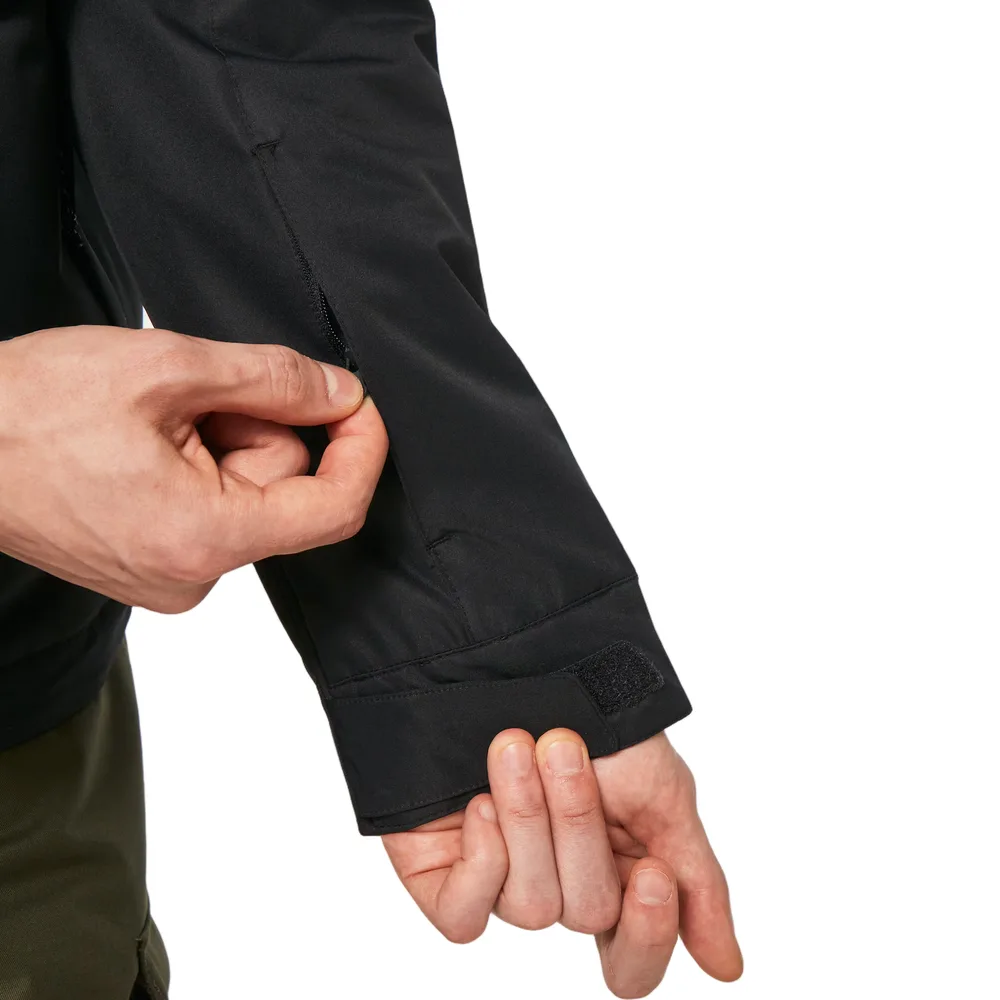 Men's Snowboard Jacket — Black & Olive — sleeve pass pocket detail