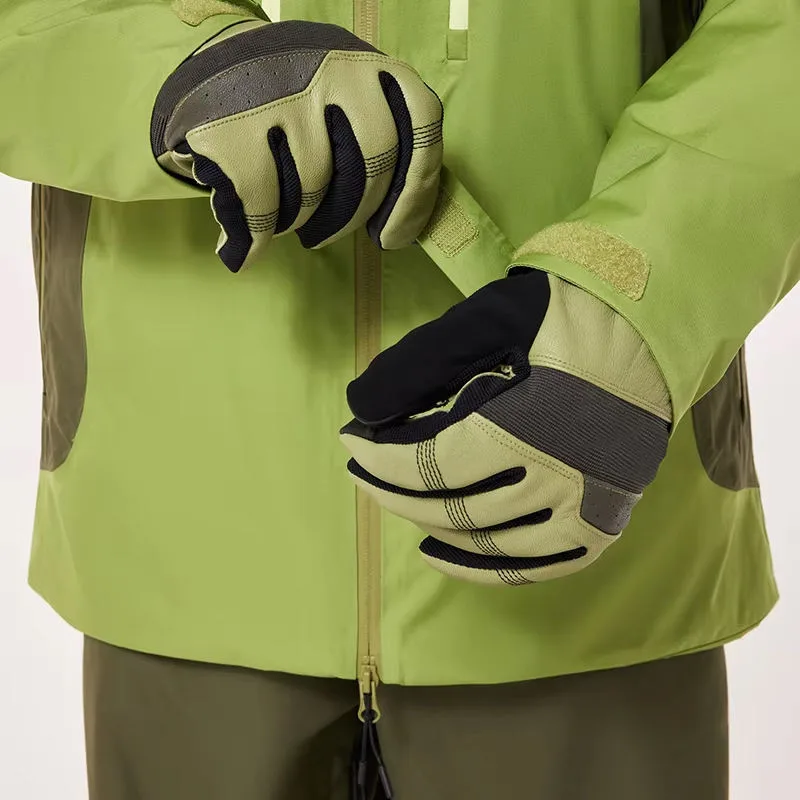 Men's Two-Tone Ski Jacket — Green — Green, gloves and front zip detail