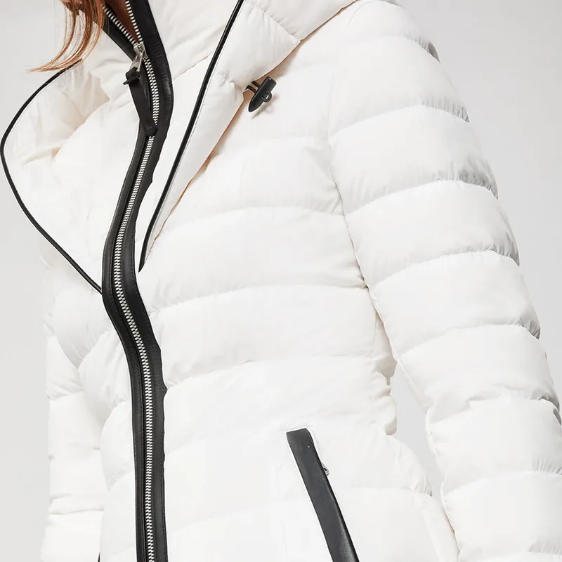 Women's Lightweight Hooded Puffer Jacket — 1 Colourway — White, zip and baffle close-up